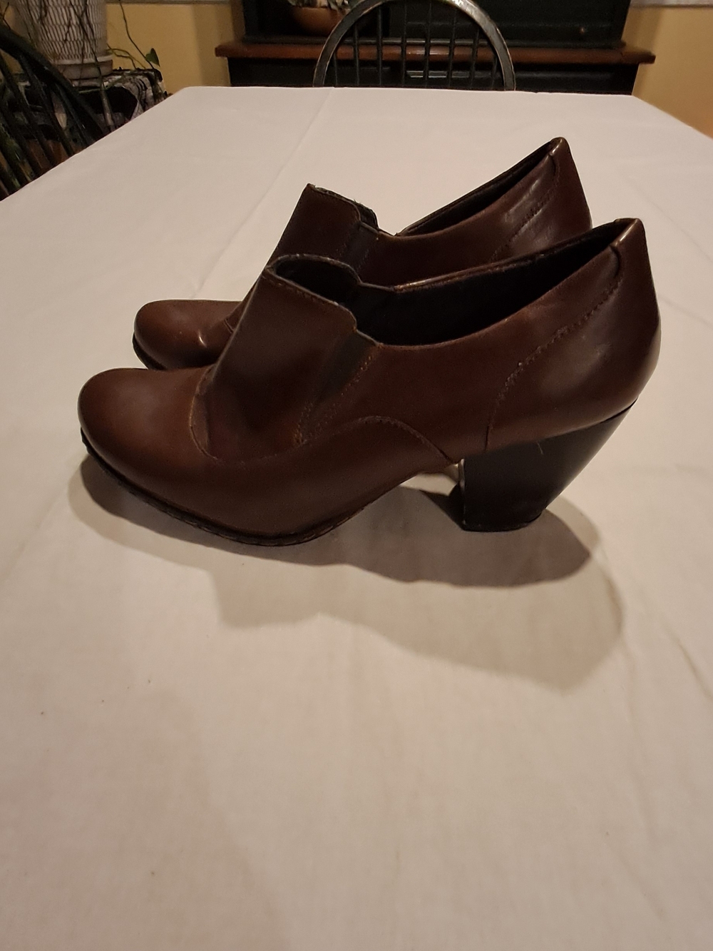 Jaclyn Smith Women's Brown Leather Low Heel Slip-On Booties Size 8M